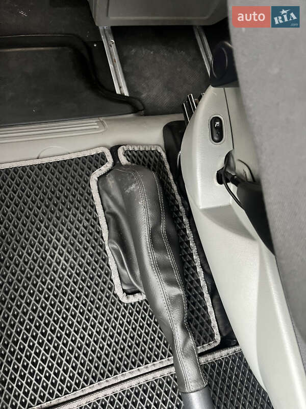 Минивэн Opel Vivaro 2013 в Луцке