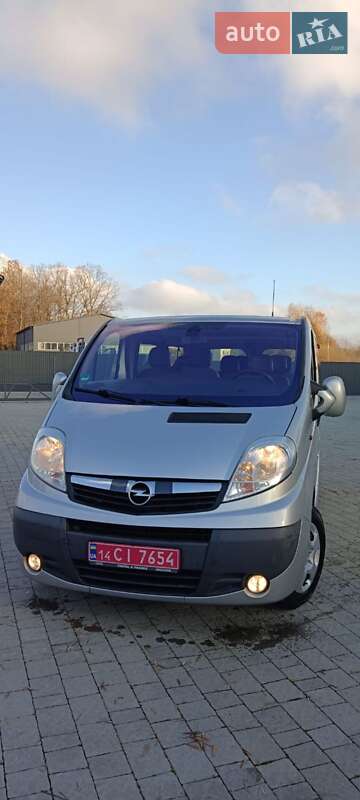Минивэн Opel Vivaro 2013 в Бартатовом