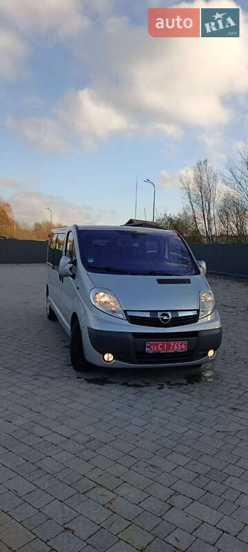 Минивэн Opel Vivaro 2013 в Бартатовом