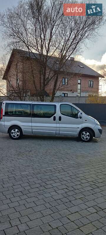 Минивэн Opel Vivaro 2013 в Бартатовом