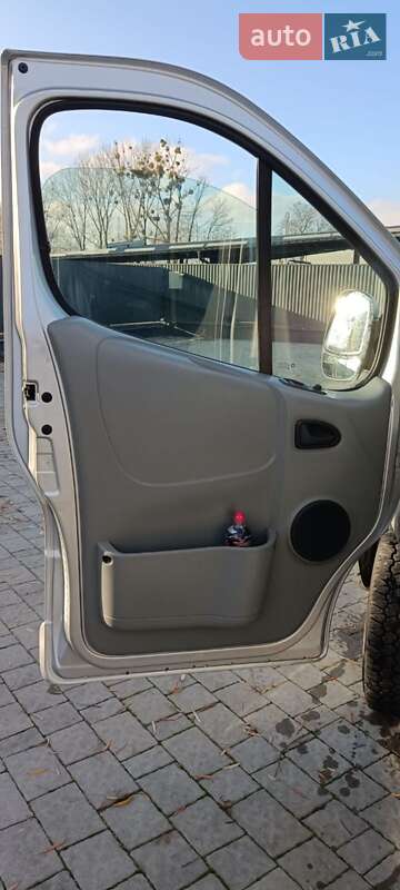 Минивэн Opel Vivaro 2013 в Бартатовом