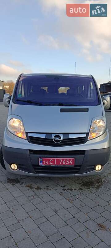 Минивэн Opel Vivaro 2013 в Бартатовом