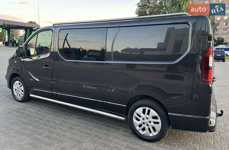 Минивэн Opel Vivaro 2015 в Луцке