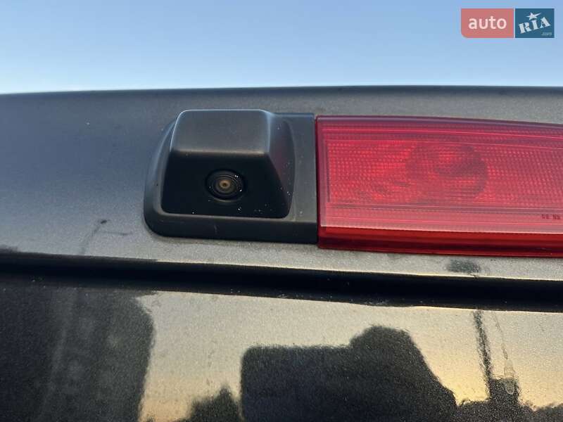 Минивэн Opel Vivaro 2015 в Луцке