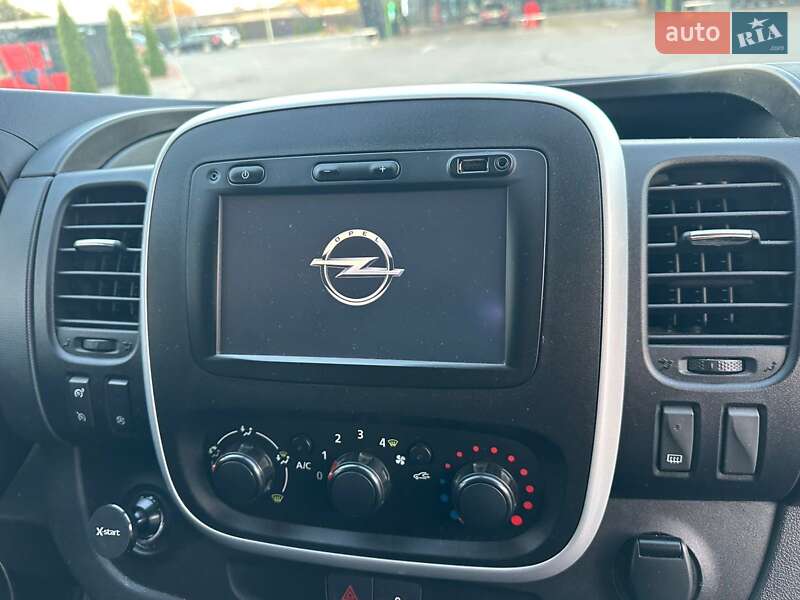 Минивэн Opel Vivaro 2015 в Луцке