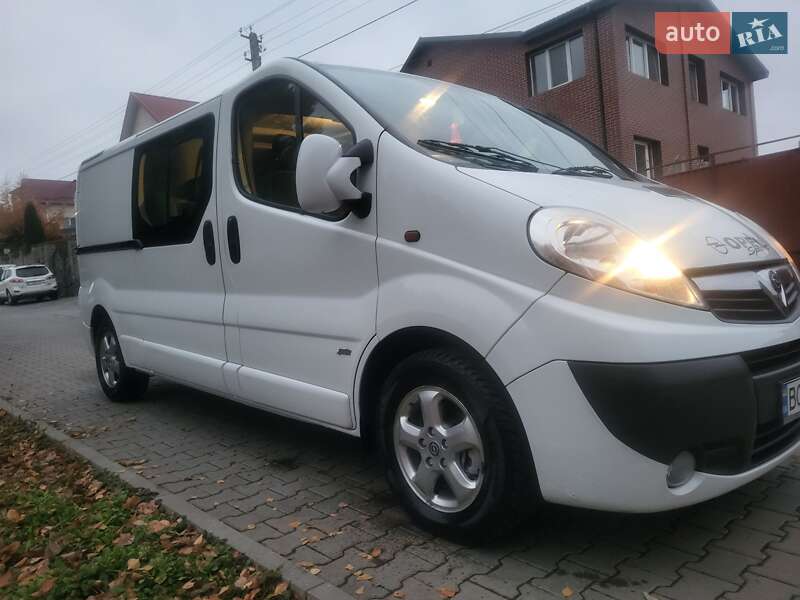 Минивэн Opel Vivaro 2012 в Хмельницком