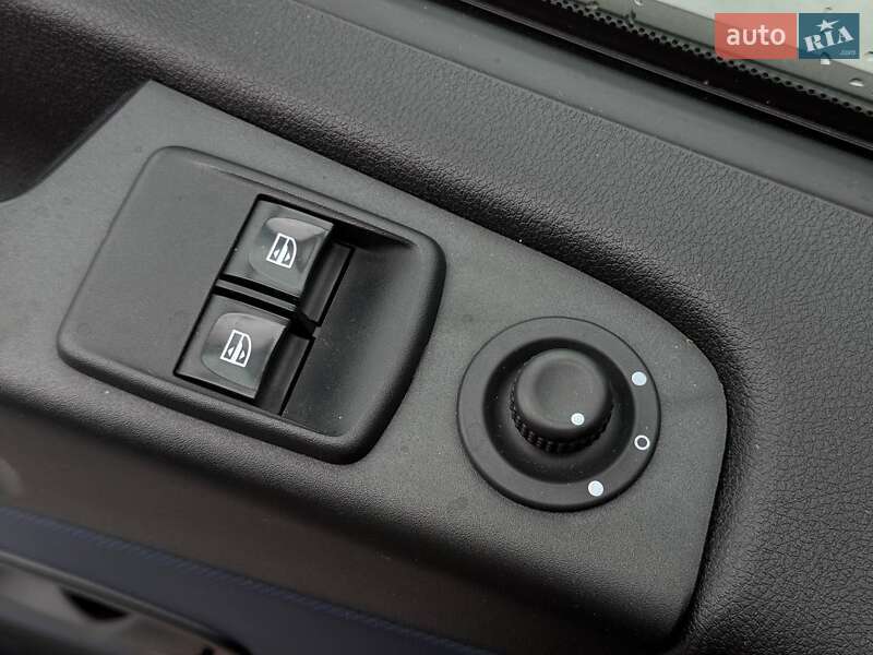 Мінівен Opel Vivaro 2018 в Рівному