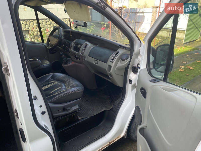 Минивэн Opel Vivaro 2004 в Ужгороде