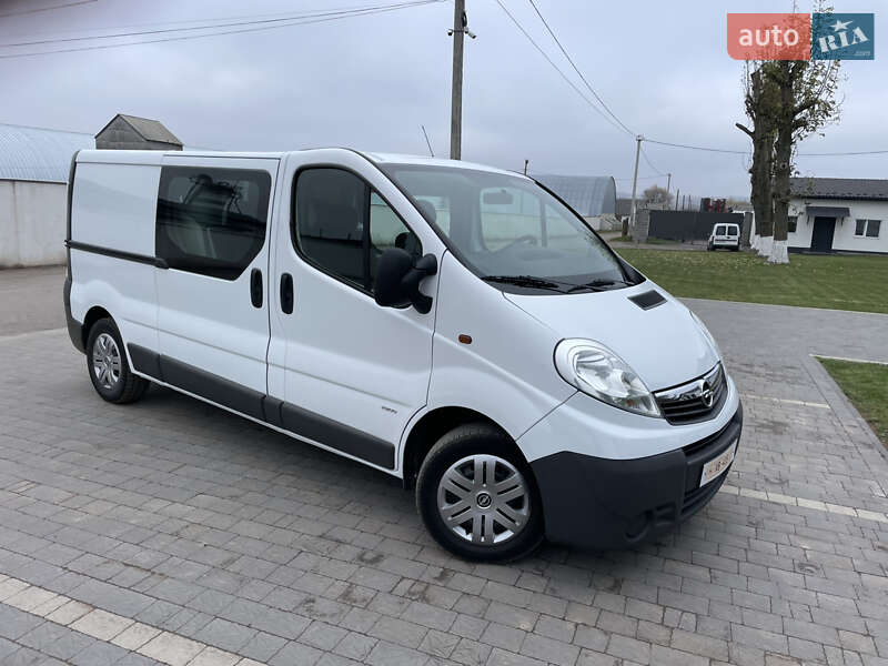 Мінівен Opel Vivaro 2012 в Дубні