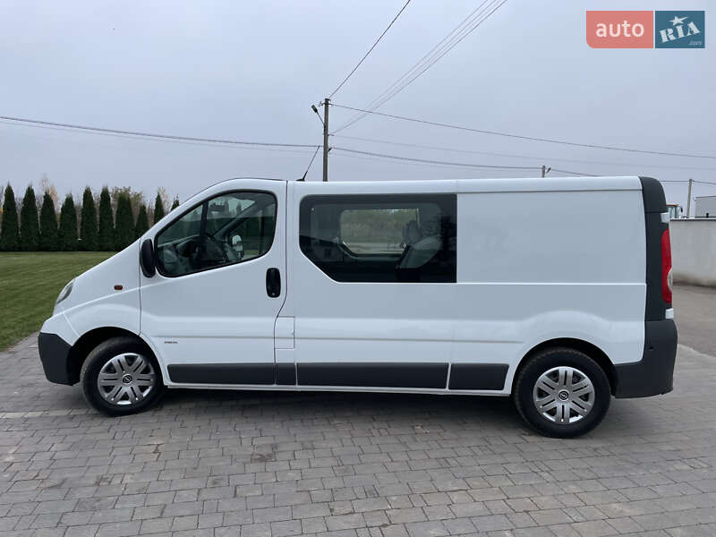 Мінівен Opel Vivaro 2012 в Дубні