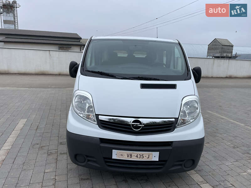 Мінівен Opel Vivaro 2012 в Дубні