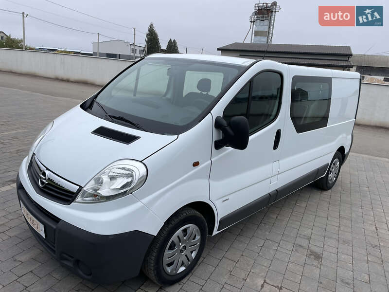Мінівен Opel Vivaro 2012 в Дубні