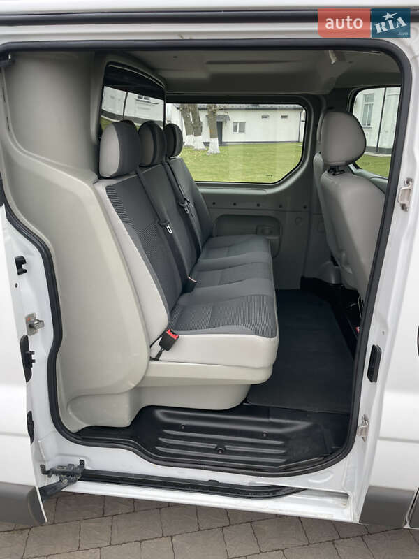 Мінівен Opel Vivaro 2012 в Дубні