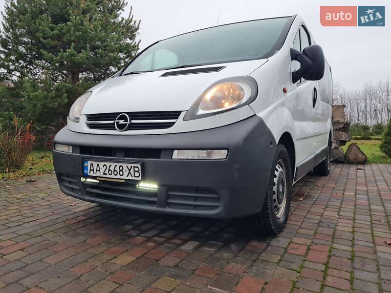 Мінівен Opel Vivaro 2005 в Києві