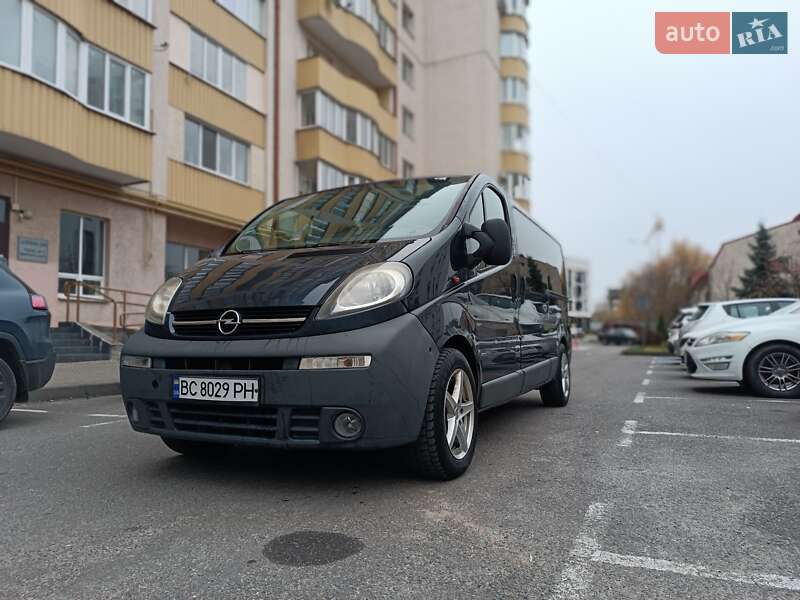 Opel Vivaro 2003