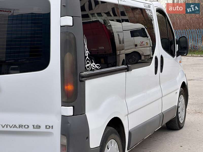 Минивэн Opel Vivaro 2002 в Черновцах