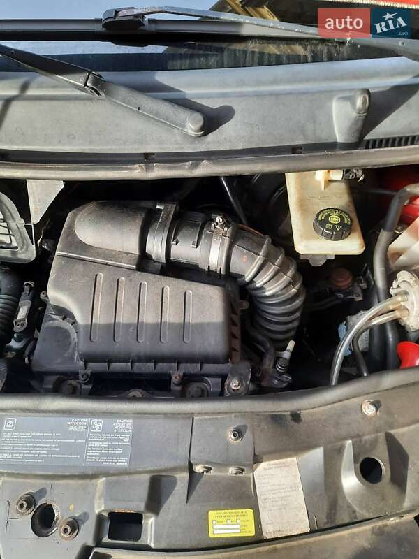 Минивэн Opel Vivaro 2007 в Ивано-Франковске