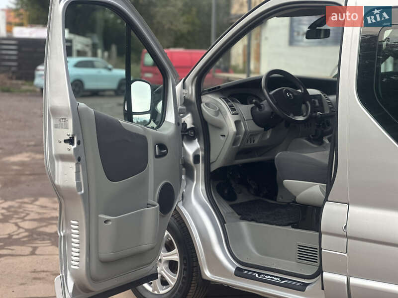 Минивэн Opel Vivaro 2006 в Дубно фото 29 Минивэн Opel Vivaro 2006 в Дубно