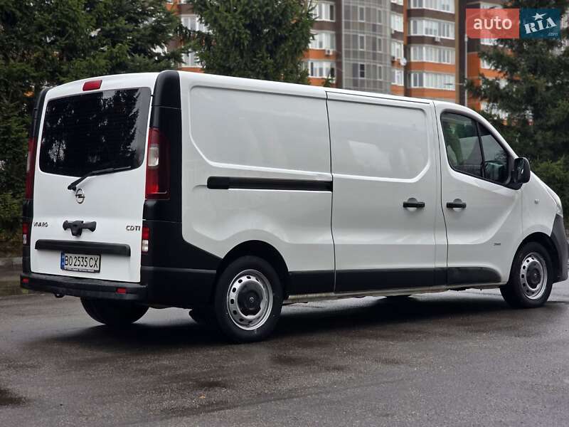 Грузовой фургон Opel Vivaro 2017 в Тернополе