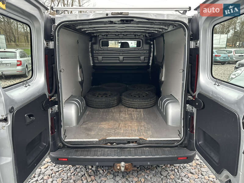 Вантажний фургон Opel Vivaro 2017 в Рівному