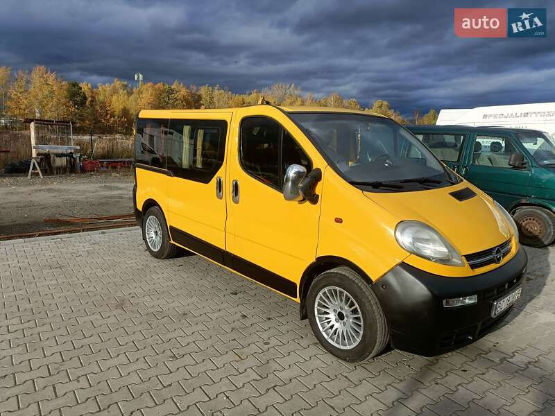 Минивэн Opel Vivaro 2004 в Самборе