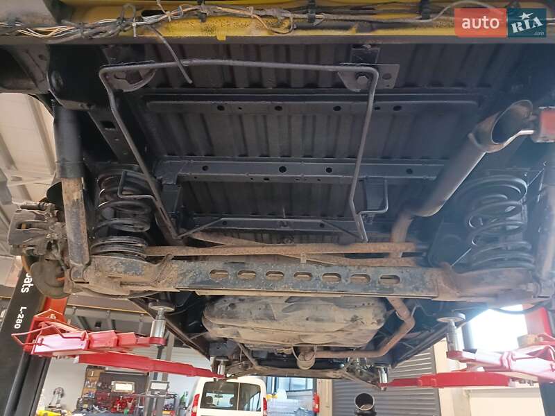 Минивэн Opel Vivaro 2004 в Самборе