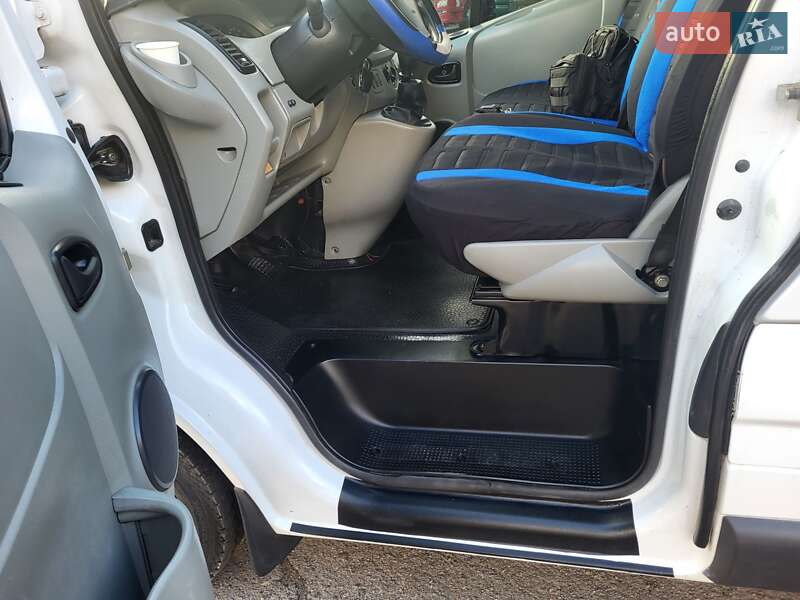 Минивэн Opel Vivaro 2004 в Хмельницком