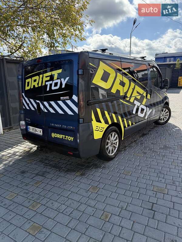 Минивэн Opel Vivaro 2005 в Кременчуге