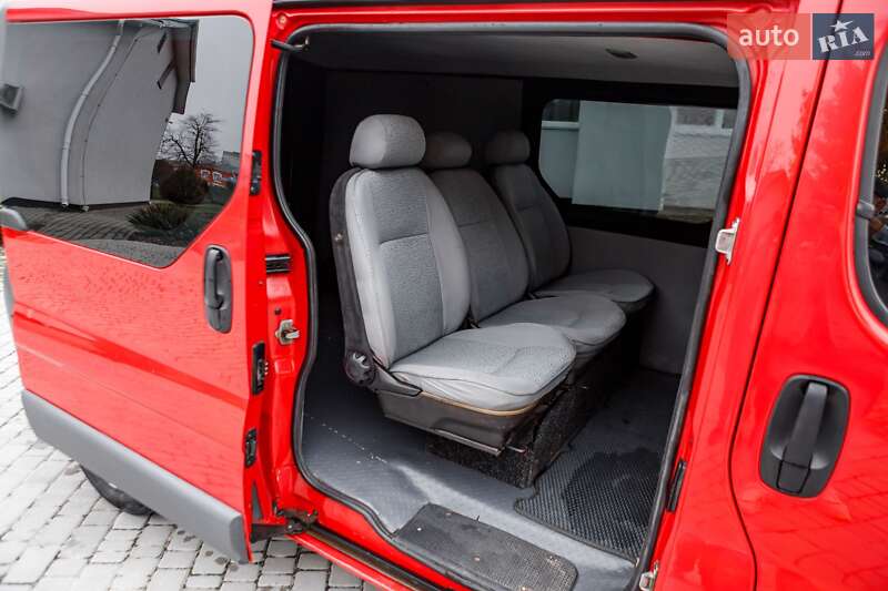 Минивэн Opel Vivaro 2004 в Баре фото 23 Минивэн Opel Vivaro 2004 в Баре