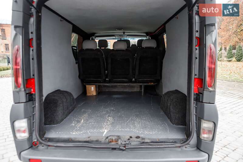 Минивэн Opel Vivaro 2004 в Баре фото 25 Минивэн Opel Vivaro 2004 в Баре