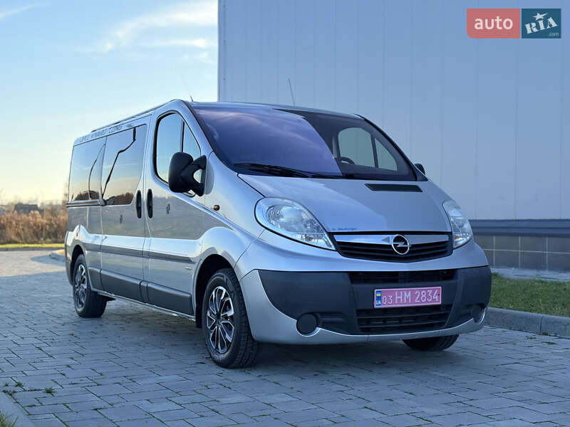 Минивэн Opel Vivaro 2014 в Ровно