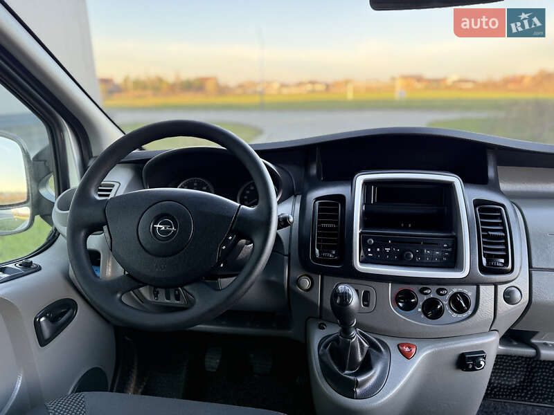 Минивэн Opel Vivaro 2014 в Ровно