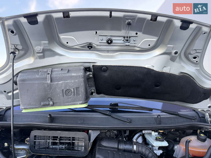 Минивэн Opel Vivaro 2014 в Ровно