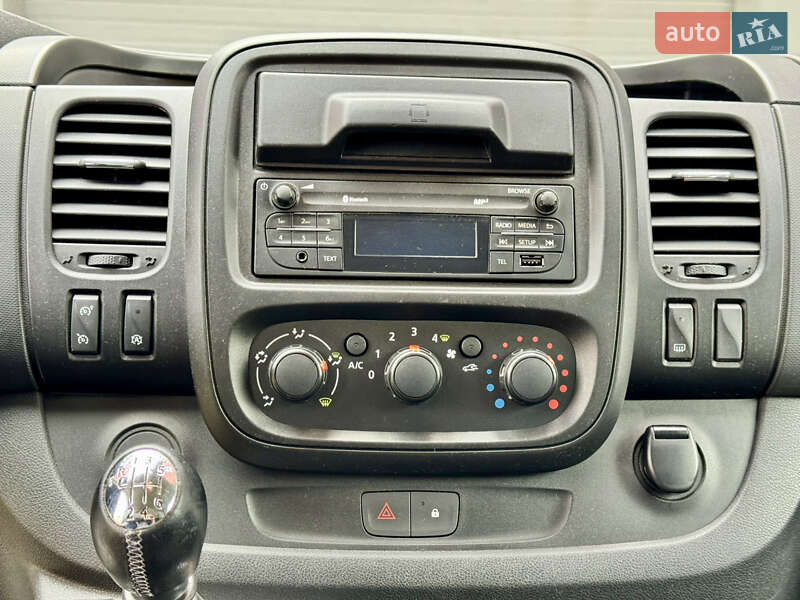 Минивэн Opel Vivaro 2015 в Львове