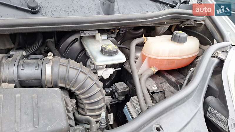 Хетчбек Opel Vivaro 2011 в Луцьку