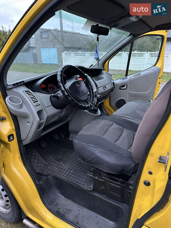 Вантажний фургон Opel Vivaro 2010 в Києві