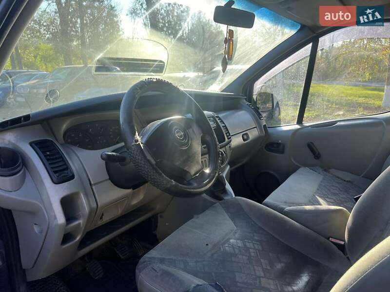 Вантажний фургон Opel Vivaro 2001 в Заліщиках