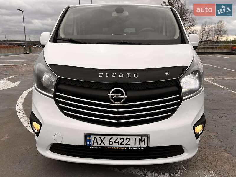 Минивэн Opel Vivaro 2015 в Киеве