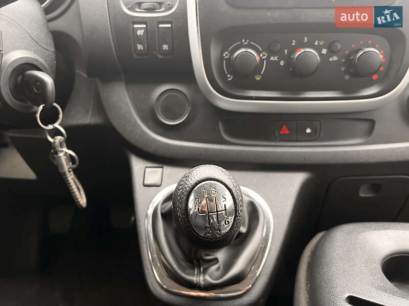 Минивэн Opel Vivaro 2015 в Киеве