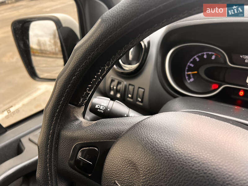 Минивэн Opel Vivaro 2015 в Киеве