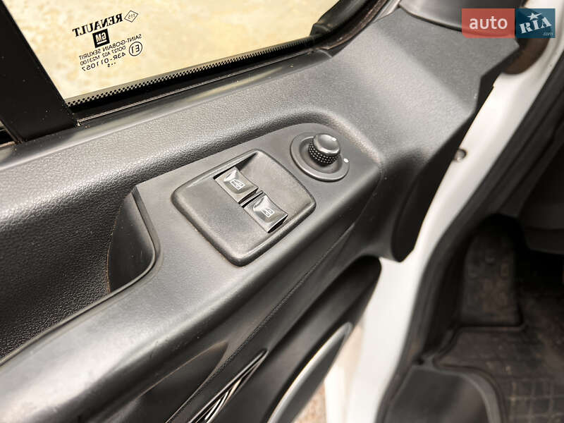 Минивэн Opel Vivaro 2015 в Киеве