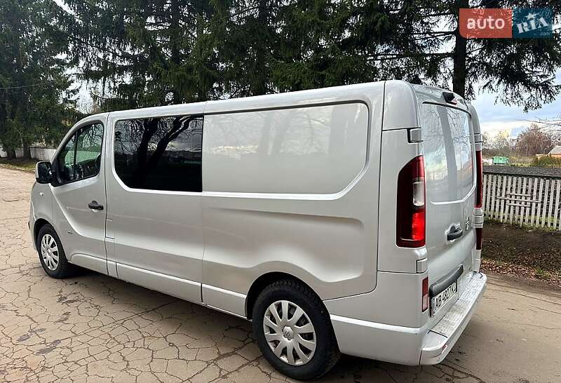 Грузопассажирский фургон Opel Vivaro 2014 в Житомире