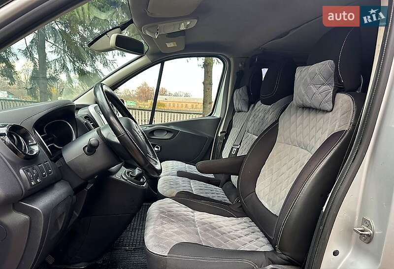 Грузопассажирский фургон Opel Vivaro 2014 в Житомире