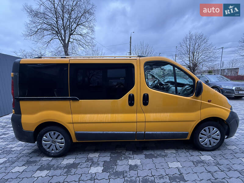 Мінівен Opel Vivaro 2014 в Чернівцях