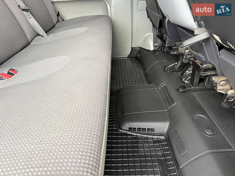 Минивэн Opel Vivaro 2009 в Виннице