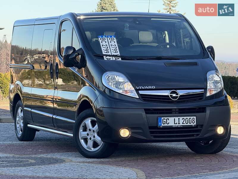 Минивэн Opel Vivaro 2011 в Дрогобыче
