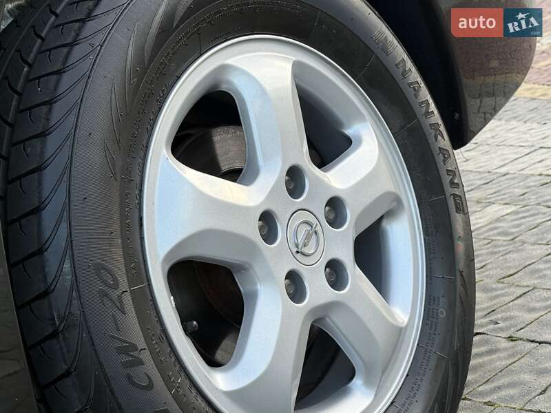 Минивэн Opel Vivaro 2011 в Дрогобыче