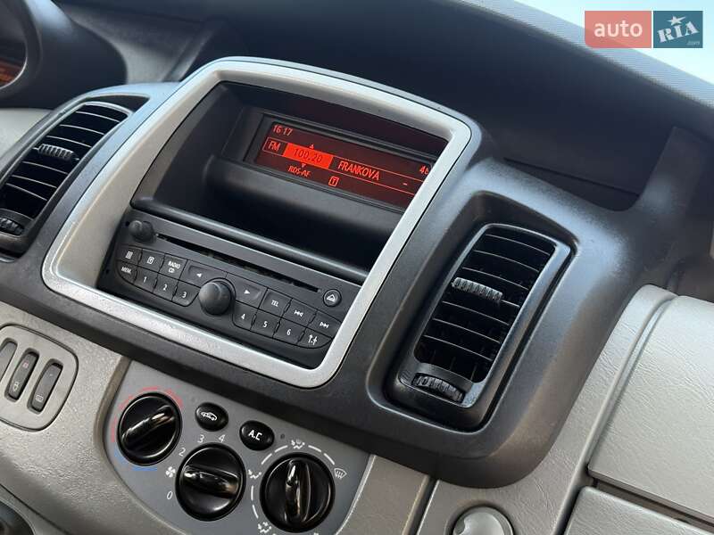 Минивэн Opel Vivaro 2011 в Дрогобыче