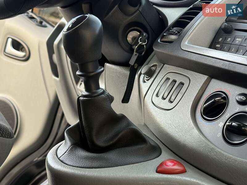 Минивэн Opel Vivaro 2011 в Дрогобыче