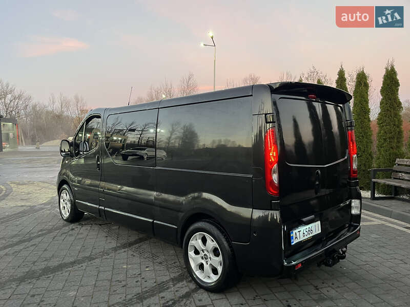 Минивэн Opel Vivaro 2013 в Надворной
